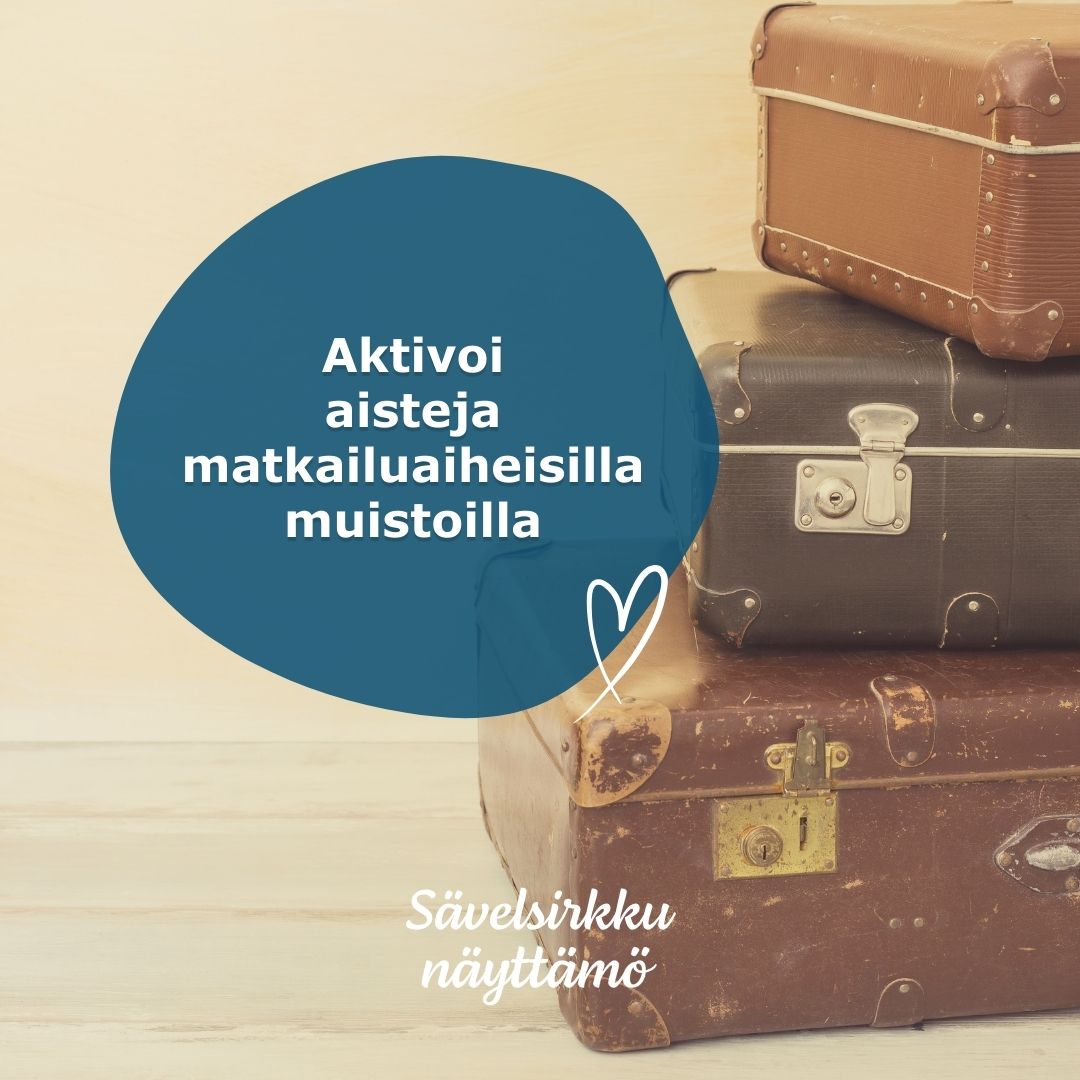 Kuvassa vanhoja matkalaukkuja. Ne viittaavat tunnemuistin aktivointiin matkailusisältöjen merkitykseen ikääntyneiden palveluissa. Erilaisten aktivoivien matkailusisältöjen avulla voidaan saada mielekkyyttä arkeen ja muistoja esille.