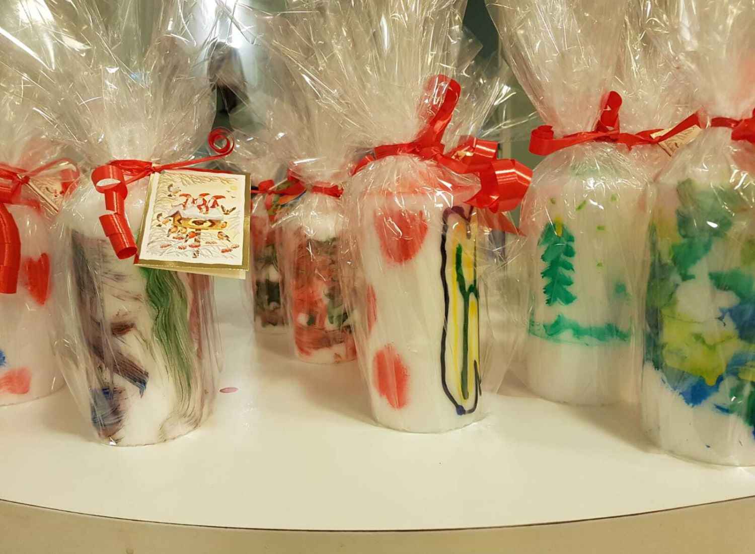 Toisten huomioinen esimerkiksi lahjoilla saa aikaan onnistumisen kokemuksia.